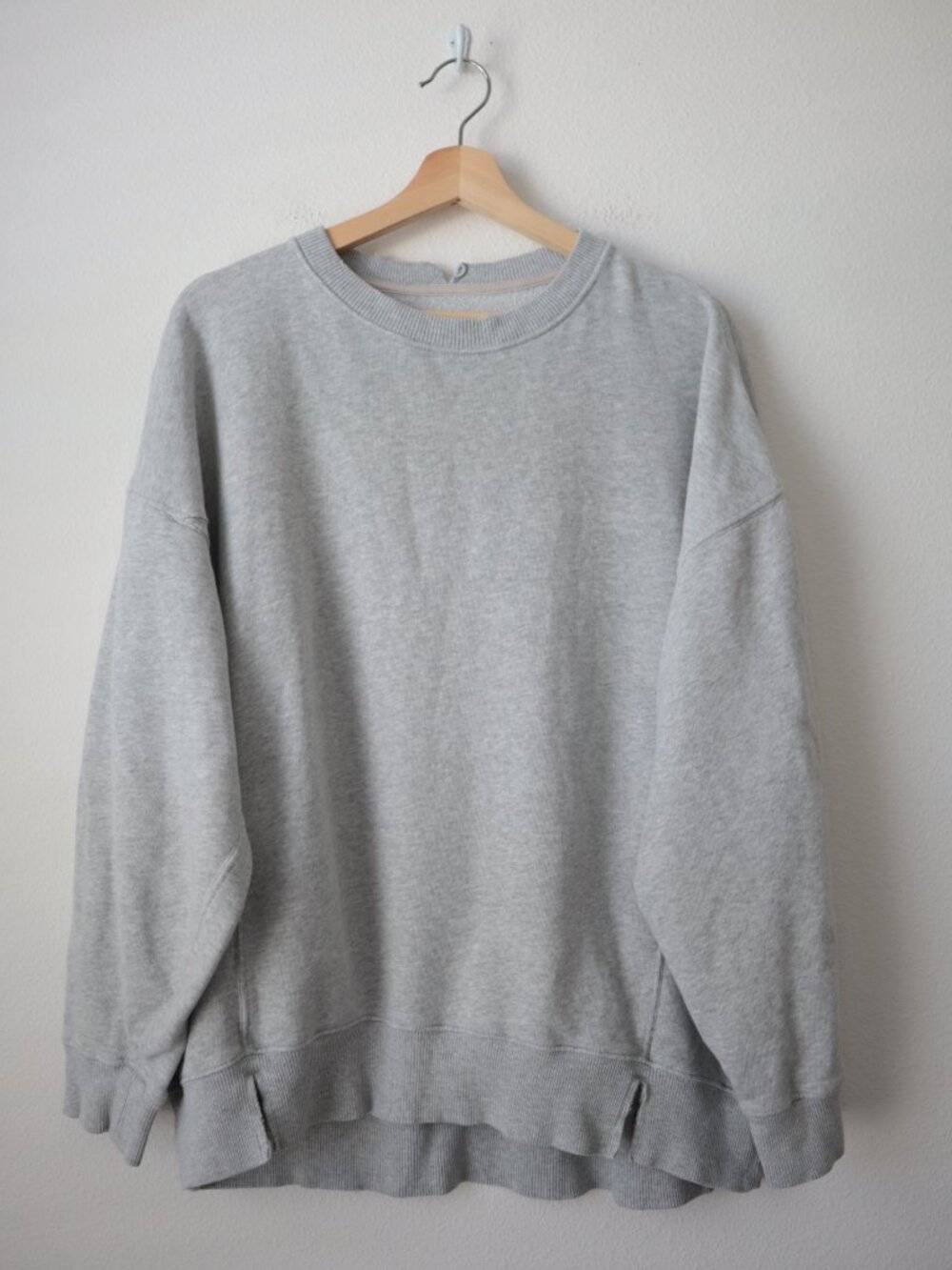 Aerie Oversized Light Gray Distressed Sweatshirt | M